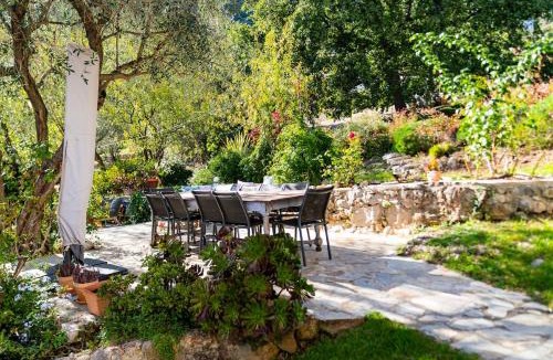 Chateauneuf-Villevieille Villa | Maison XVII - Authenticité et luxe contemporain
