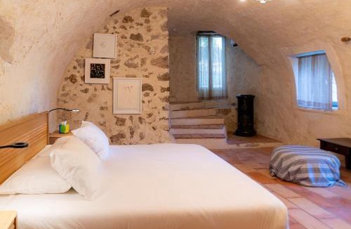 Chateauneuf-Villevieille Villa | Maison XVII - Authenticité et luxe contemporain