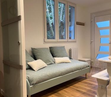 Castres Apartment | Maisonnette Proche Gare & Centre l Jardin l Clim