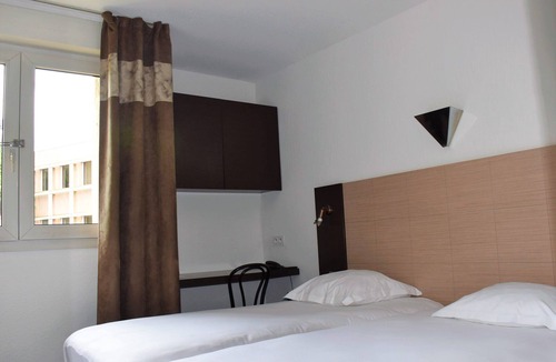 Sud Hotel | Making The Best Memories Along The Way! Outdoor Pool, Pets Are Welcome!