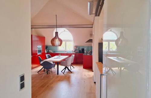 Merano Apartment | Mansarde Zeder in Privatvilla im Zentrum Merans