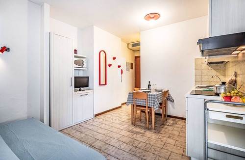 Principina a Mare Apartment | Mareblù' Wohnung mit Jacuzzi by Interhome