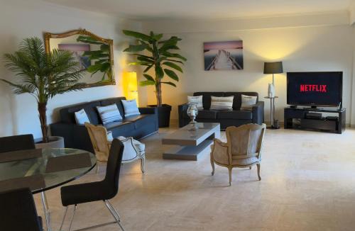 California - Pezou Apartment | Marilyn Beach - Vue mer, terrasse, garage privé