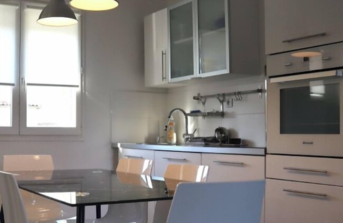 Saint-Mitre Apartment | Marseille Apartment T2 Swimming pool + Parking (on the 1st floor of a villa). Very quiet.