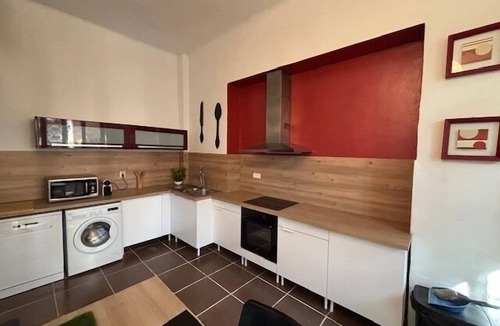 8th Arrondissement House | Marseille Goudes a house in the creeks
