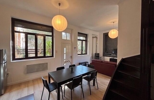 8th Arrondissement House | Marseille Goudes a house in the creeks
