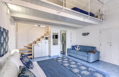 Marina del Cantone House | MARYTURY sea view retreat