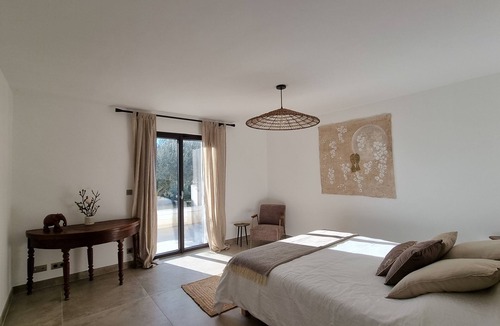 Eygalieres House | "Mas", air-conditioning, heated pool, view, walking distance of the village