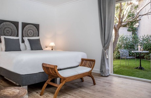 Salon-de-Provence Hotel | Mas Angelussi - Le Clos du Soleil
