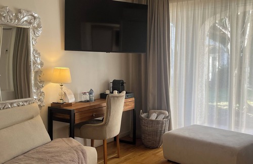 Salon-de-Provence Hotel | Mas Angelussi - Le Clos du Soleil