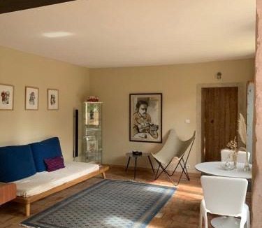 Cabannes Bed & Breakfast | Mas carita