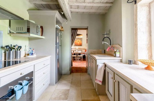 St.-Remy-de-Provence Villa | Mas De Roussan - Four Bedroom Villa, Sleeps 8