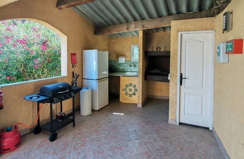 Costieres House | Mas de la Maleroubine Nîmes. Nature and relaxation with wellness massages.