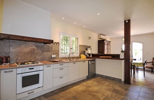 Graveson House | Mas des Lavandes by Interhome