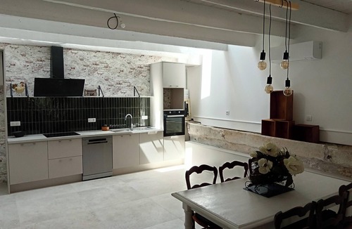 Gallician Other | Mas in the middle of vineyards, ideally located between Camargue and Provence.
