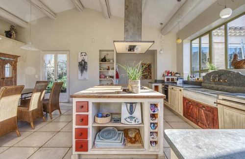 Eygalieres Villa | Mas Jocelyn - Five Bedroom Villa, Sleeps 10