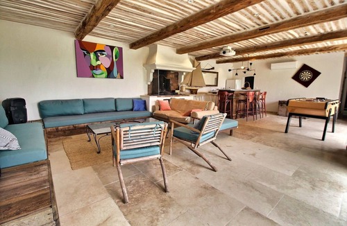 Cabrieres-dʼAigues House | Mas XVIIIe, absolute calm, swimming pool and Luberon views
