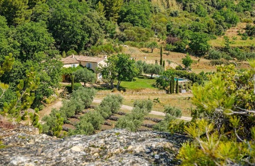 Cabrieres-dʼAigues House | Mas XVIIIe, absolute calm, swimming pool and Luberon views