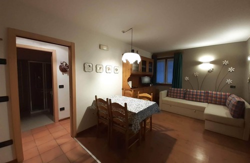 Male House | Maso dei Fiori in the mountains with views of the Brenta Dolomites and Valle di Sole