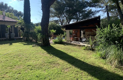 Quartier des Espesses House | Mazet with swimming pool under the pines a few minutes from the city center