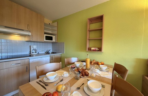 Cerbere Apartment | Mediterranean Sea View Escape for 6