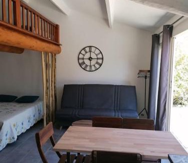 Cheval-Blanc Apartment | Meublé chaleureux en Provence