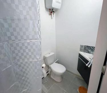 Beziers City Centre Apartment | Mini studio 10m2 central & clim Idéal pour une escale à Béziers