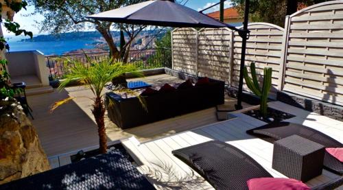 Menton Apartment | MINI-VILLA "SEAVIEWS BY JENNI MENTON" Calme,vue féérique,immense terrasse et parking privé à 5 minutes du coeur de ville