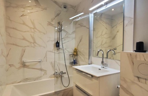 Frejus Plage Apartment | MIOUGRANO Studio 25m2 Piscine 300m Plage