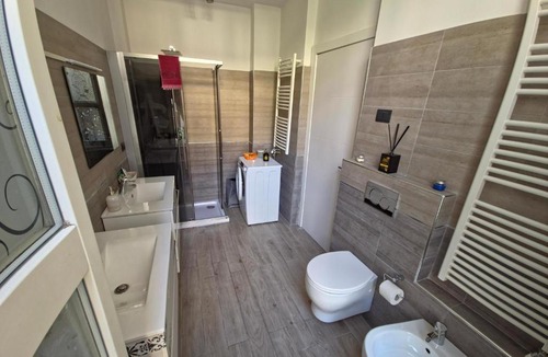 Como City Centre Apartment | Miriam's House in Como center - 80 m2 - Free parking car