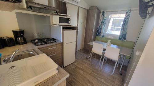 Cadenet Other | Mobil-home climatisé proche lac camping 4 étoiles piscine chauffée