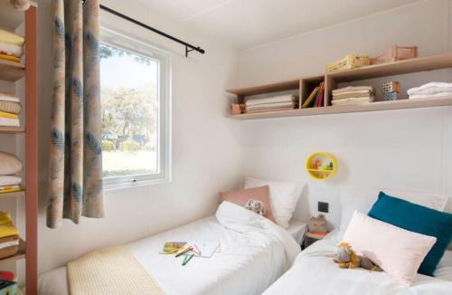 Guillestre Other | Mobil home confortable - 6 pers. - API-1-52-2136