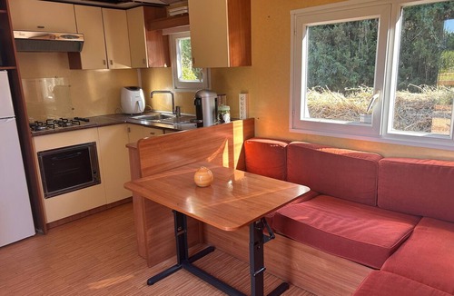 Eyragues House | Mobile Home "In Provence" with Private Terrace, Wi-Fi, and Air Conditioning