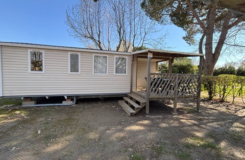 Cheval-Blanc House | Mobile Home 'Luberon Detente' with Lake View, Shared Pool and Air Conditioning