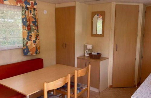 Cavaillon House | Mobile Home with Terrace in Cavaillon, Sleeps 6