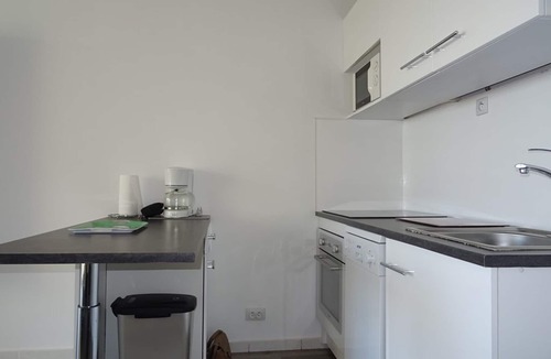 Palavas-les-Flots Apartment | Modern 2-BR Apartment with A/C, Parking, Pool - Steps from Beach & Center