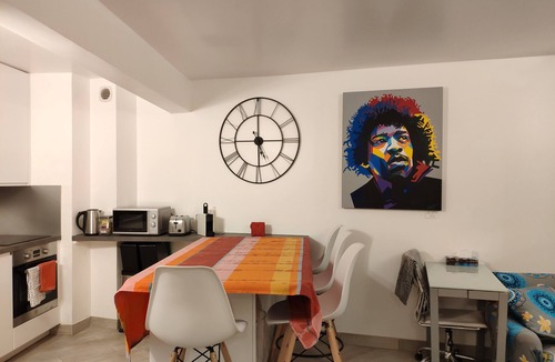 Couronne Urbaine Apartment | Modern 4-star 2-bedroom apartment in the center of Aix with parking and terrace