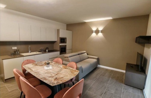 Vernazzano Basso Apartment | Modern and cozy suite for couples and families "Calliope"