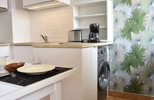 Gruissan Apartment | Modern Apartment, AC, Balcony, Private Parking, Near Gruissan Port - Sleeps 4