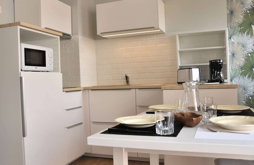 Gruissan Apartment | Modern Apartment, AC, Balcony, Private Parking, Near Gruissan Port - Sleeps 4