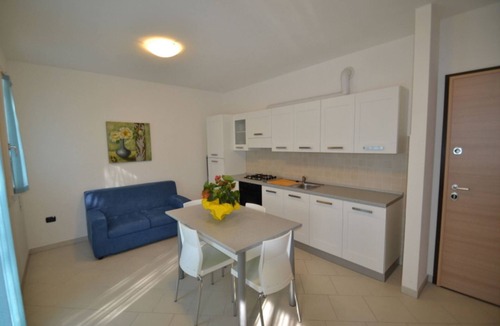 Rosapineta Apartment | Modern downtown flat near the beach