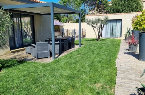 Entraigues-sur-la-Sorgue House | Modern, air-conditioned house with private pool sleeps 6