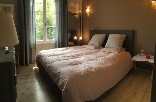 Mouries Villa | modern house with pool, near baux de provence and golfs in mouries 8 sleeps