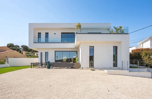 Ceyreste House | Modern house with sea view