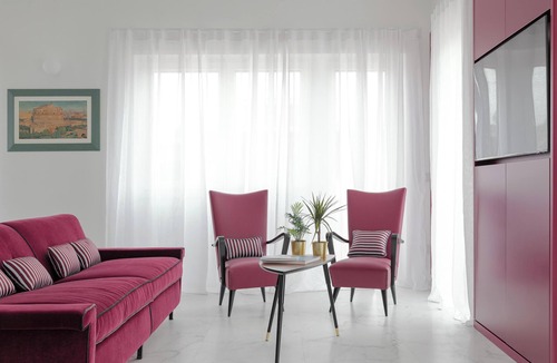 Trionfale Condo | Modern Rooftop Getaway: Arte della Medaglia Gallery House