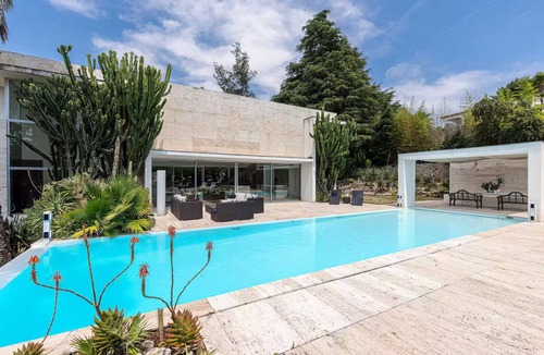Biot Villa | Modern Villa Biot, Entire home in Biot, France