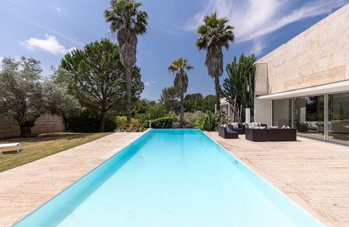 Biot Villa | Modern Villa Biot, Entire home in Biot, France