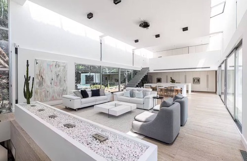 Biot Villa | Modern Villa Biot, Entire home in Biot, France