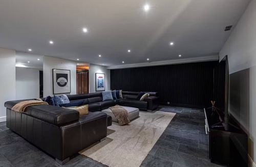 Biot Villa | Modern Villa Biot, Entire home in Biot, France