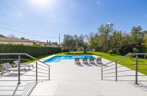 Mougins Villa | Modern Villa with Pool and Garden